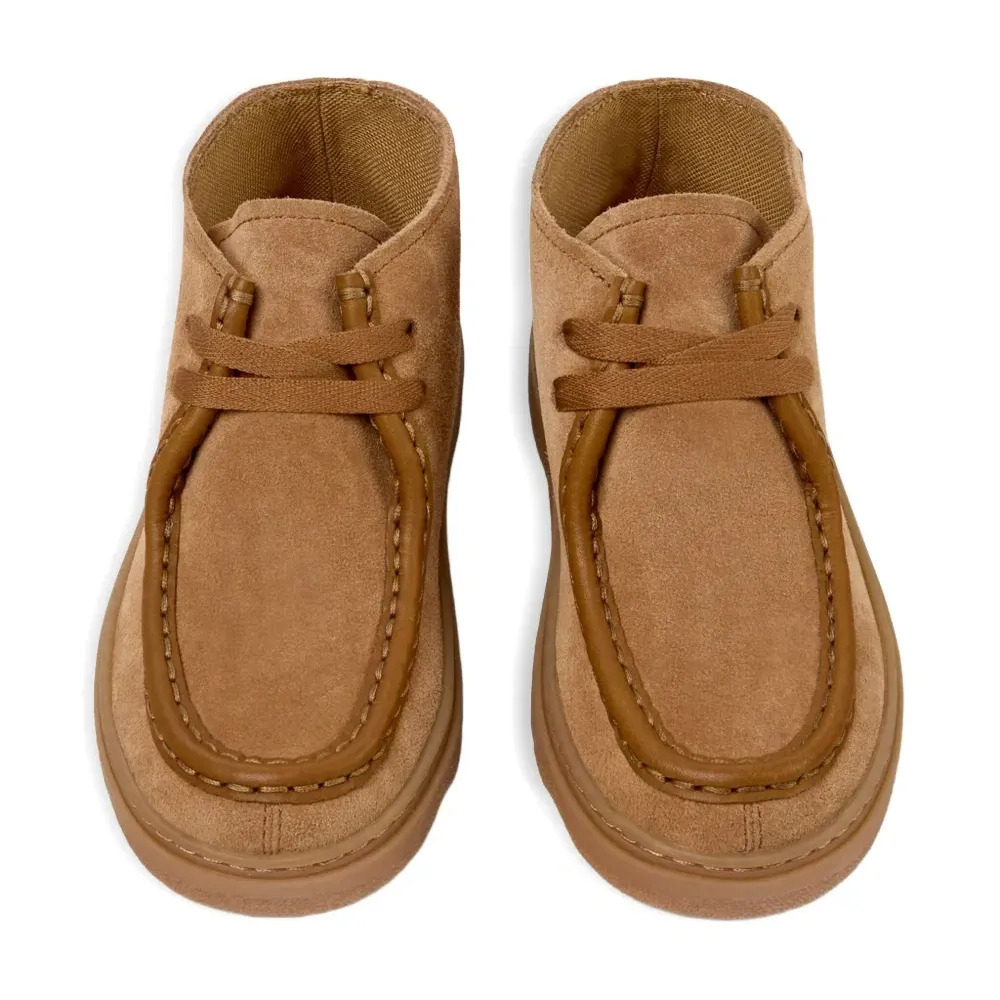 Ботинки на шнуровке