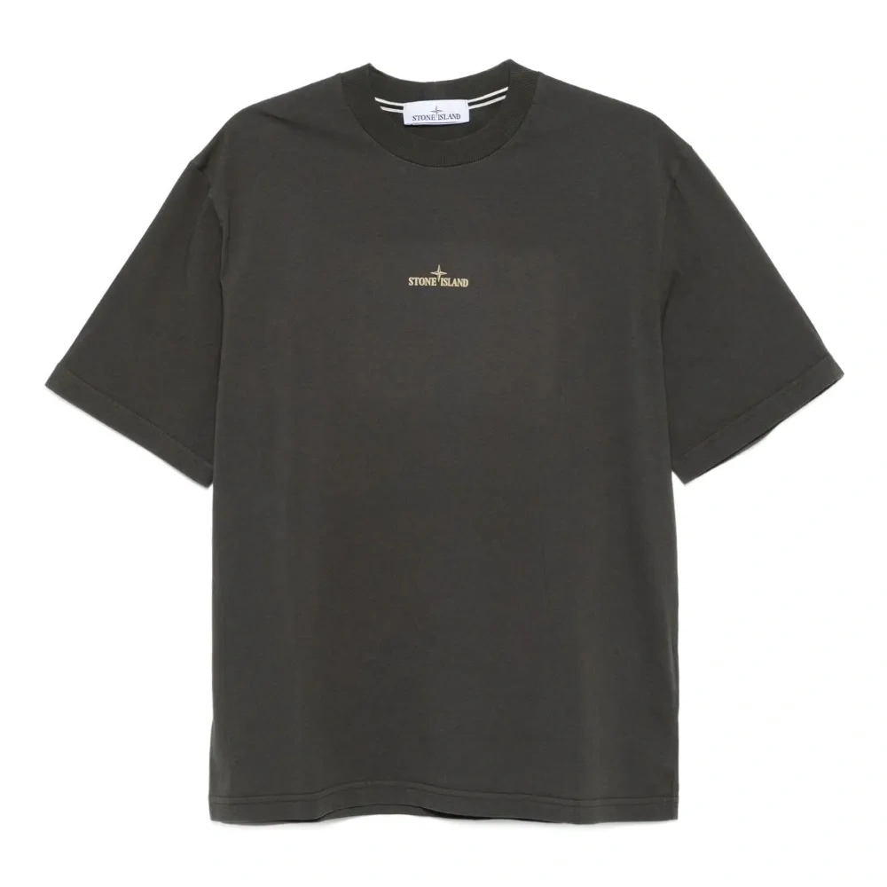 футболка с вышитым логотипом