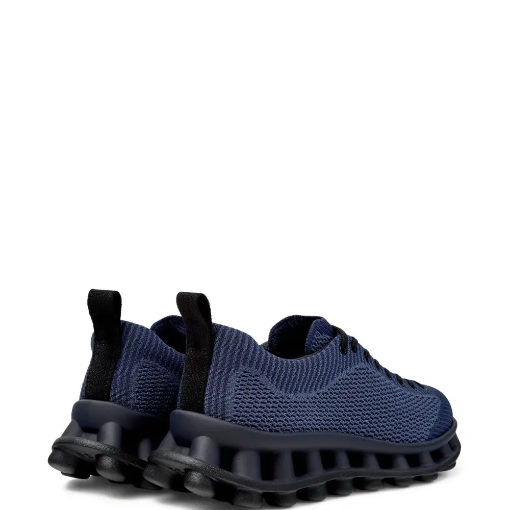 Кроссовки Pelotissima из коллаборации с Sunnei