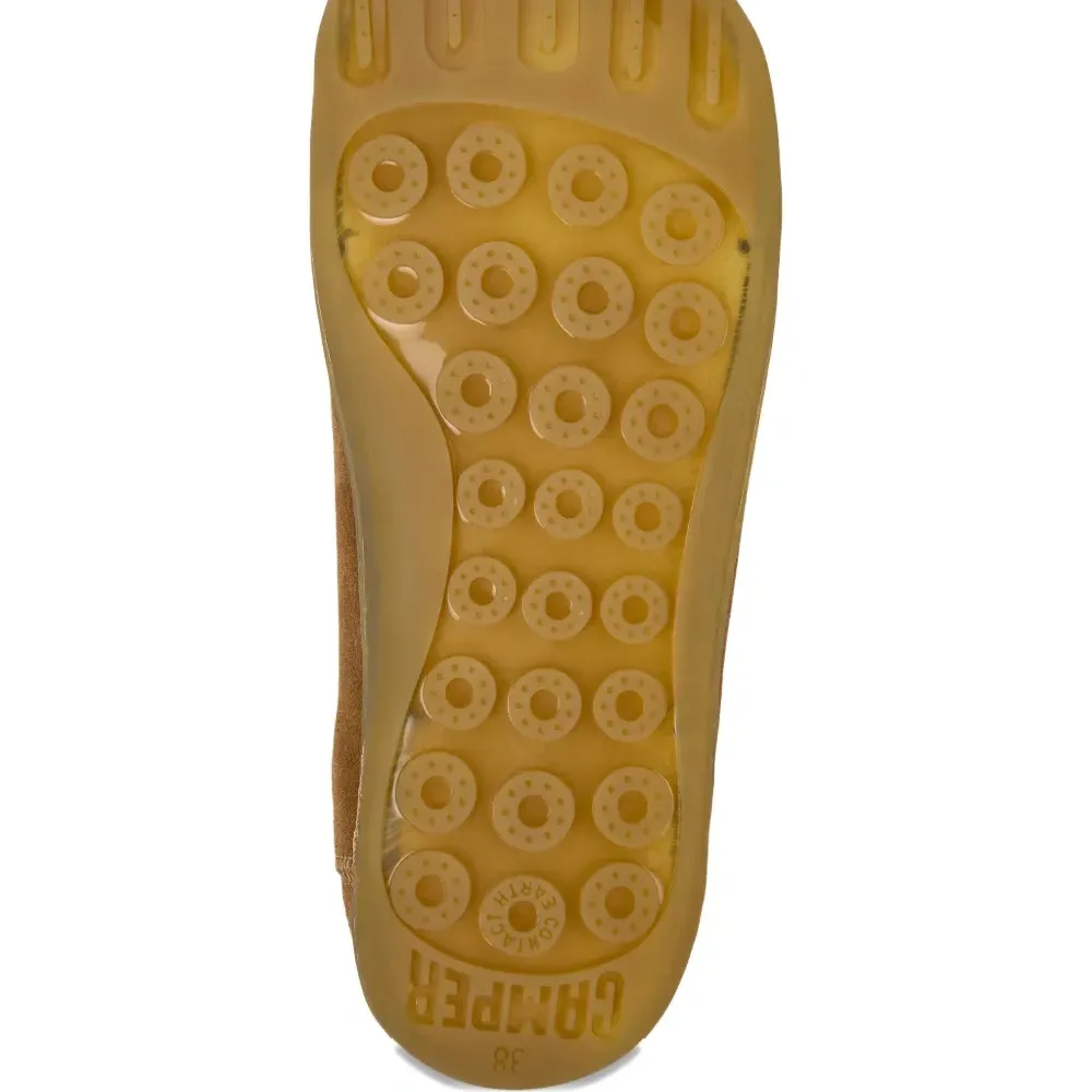 Кроссовки на шнуровке