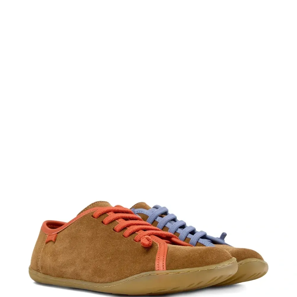 Кроссовки на шнуровке