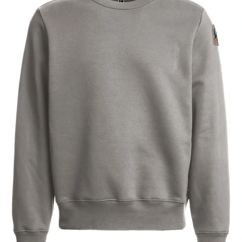 Толстовка с круглым вырезом