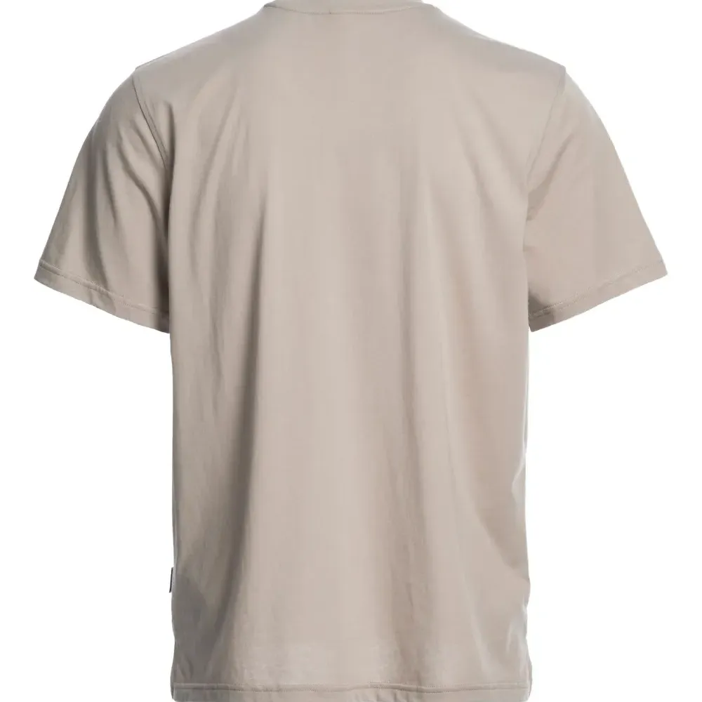 Футболка с карманом