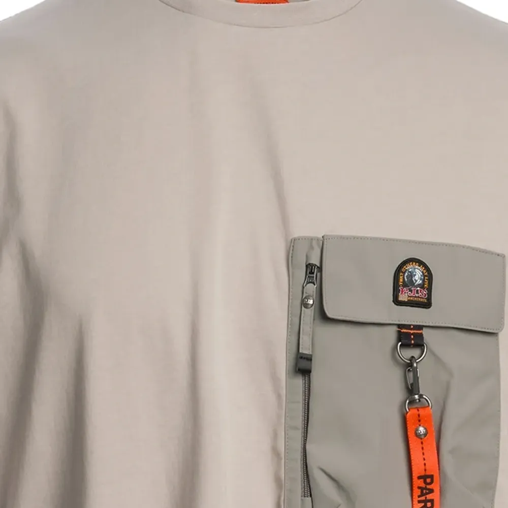 Футболка с карманом