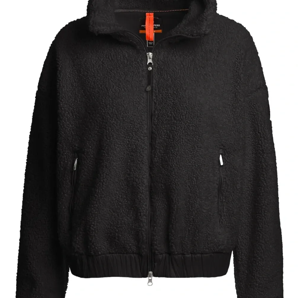 Куртка на молнии с высоким воротником