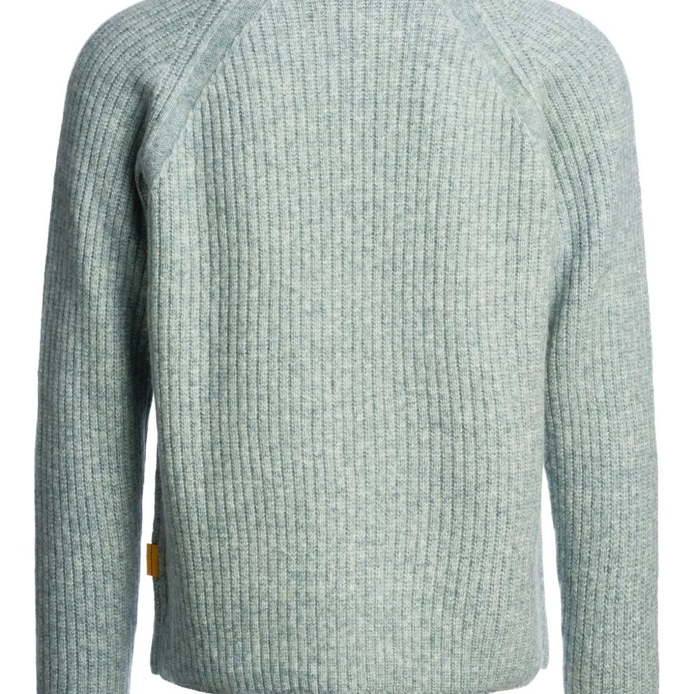 Свитер в рубчик с круглым вырезом