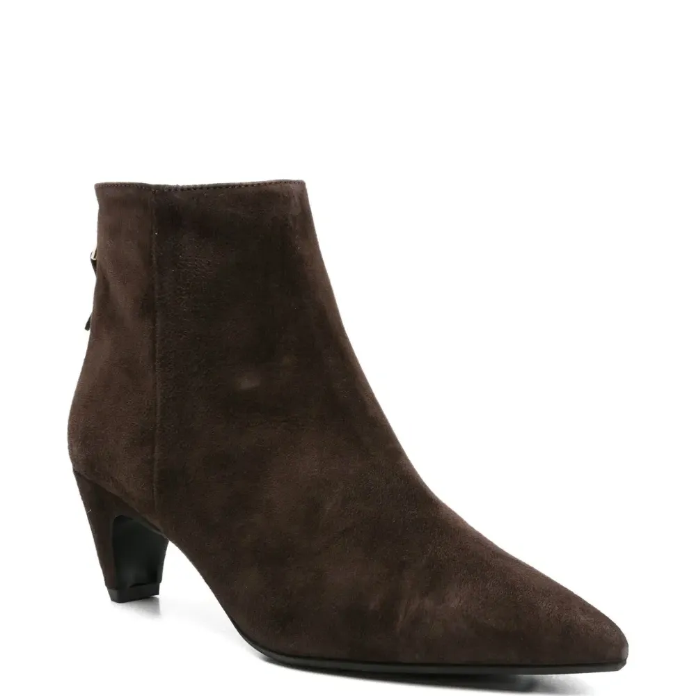 Ботильоны с заостренным носком Ботильоны с заостренным носком