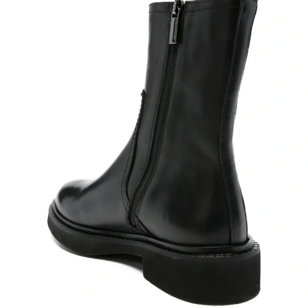 Ботинки на молнии