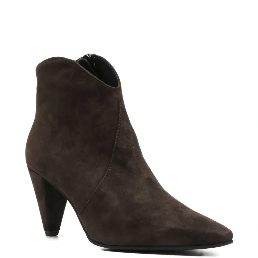 Ботильоны с заостренным носком Ботильоны с заостренным носком