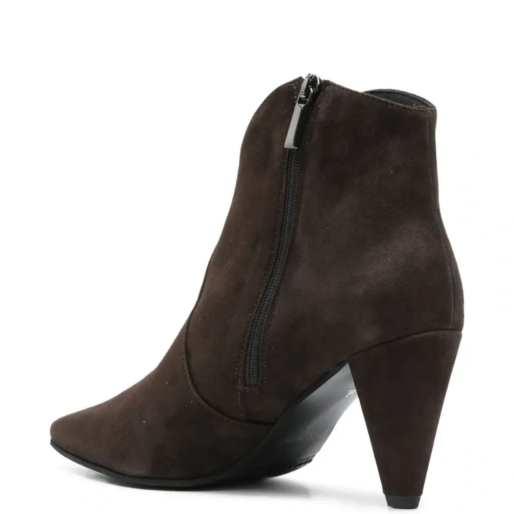 Ботильоны с заостренным носком Ботильоны с заостренным носком