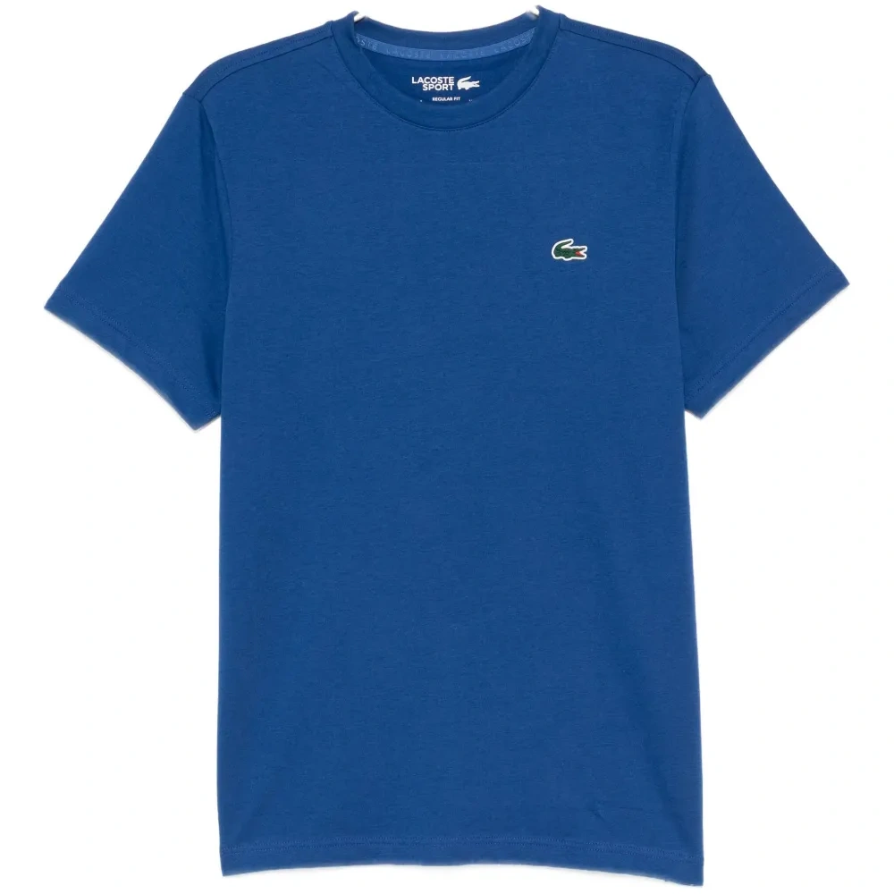 Футболка с вышитым логотипом