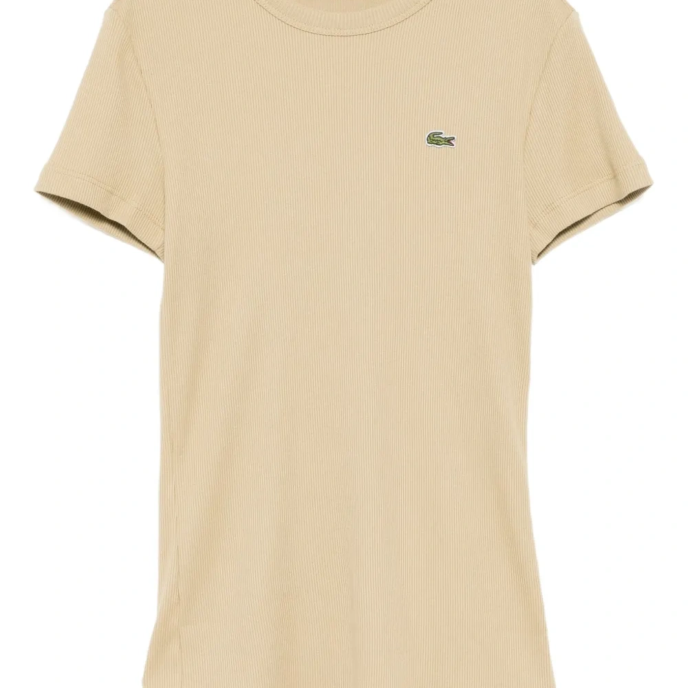 Футболка с вышитым логотипом