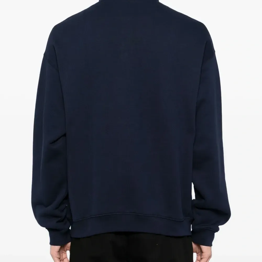 Толстовка с вышитым логотипом