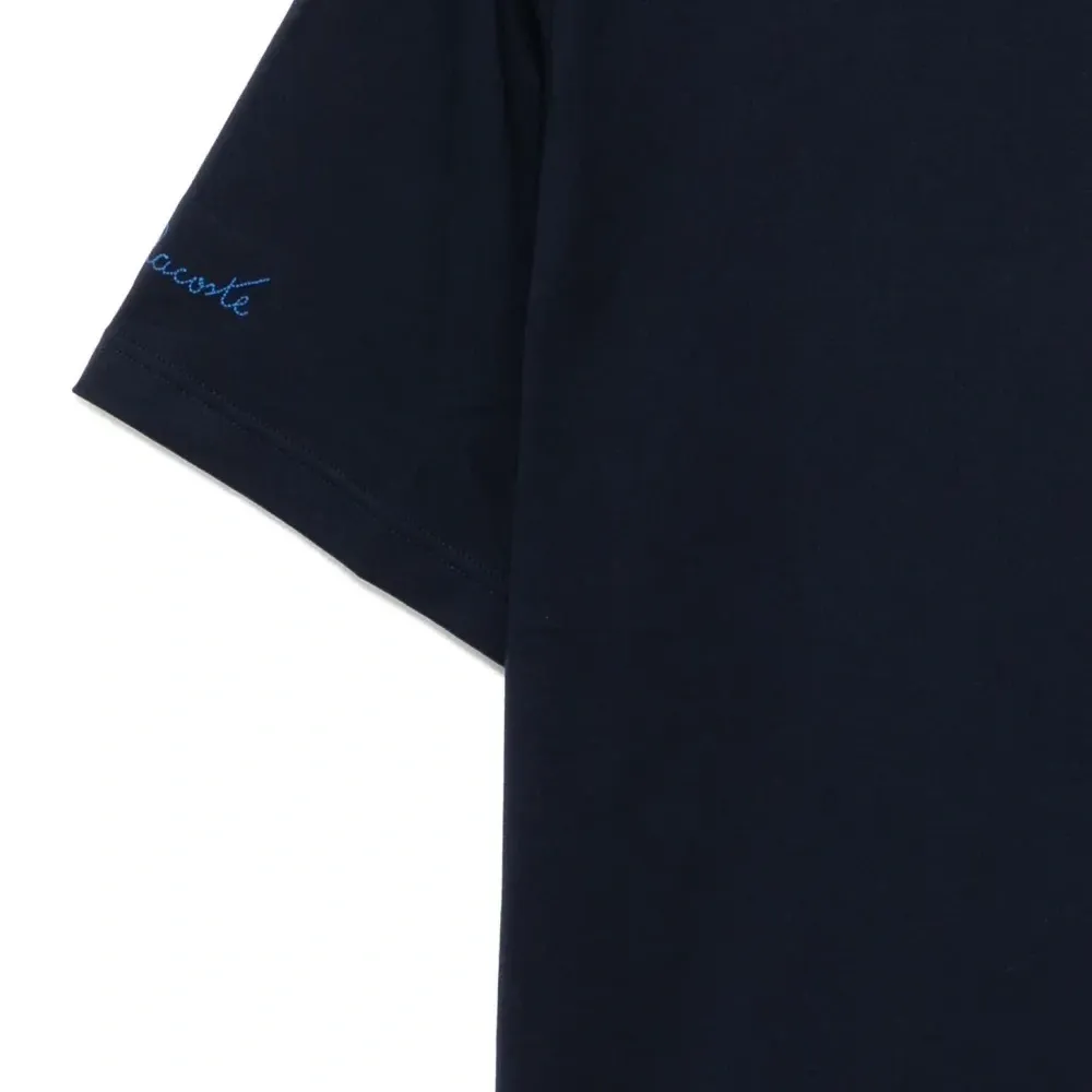 Футболка с вышитым логотипом