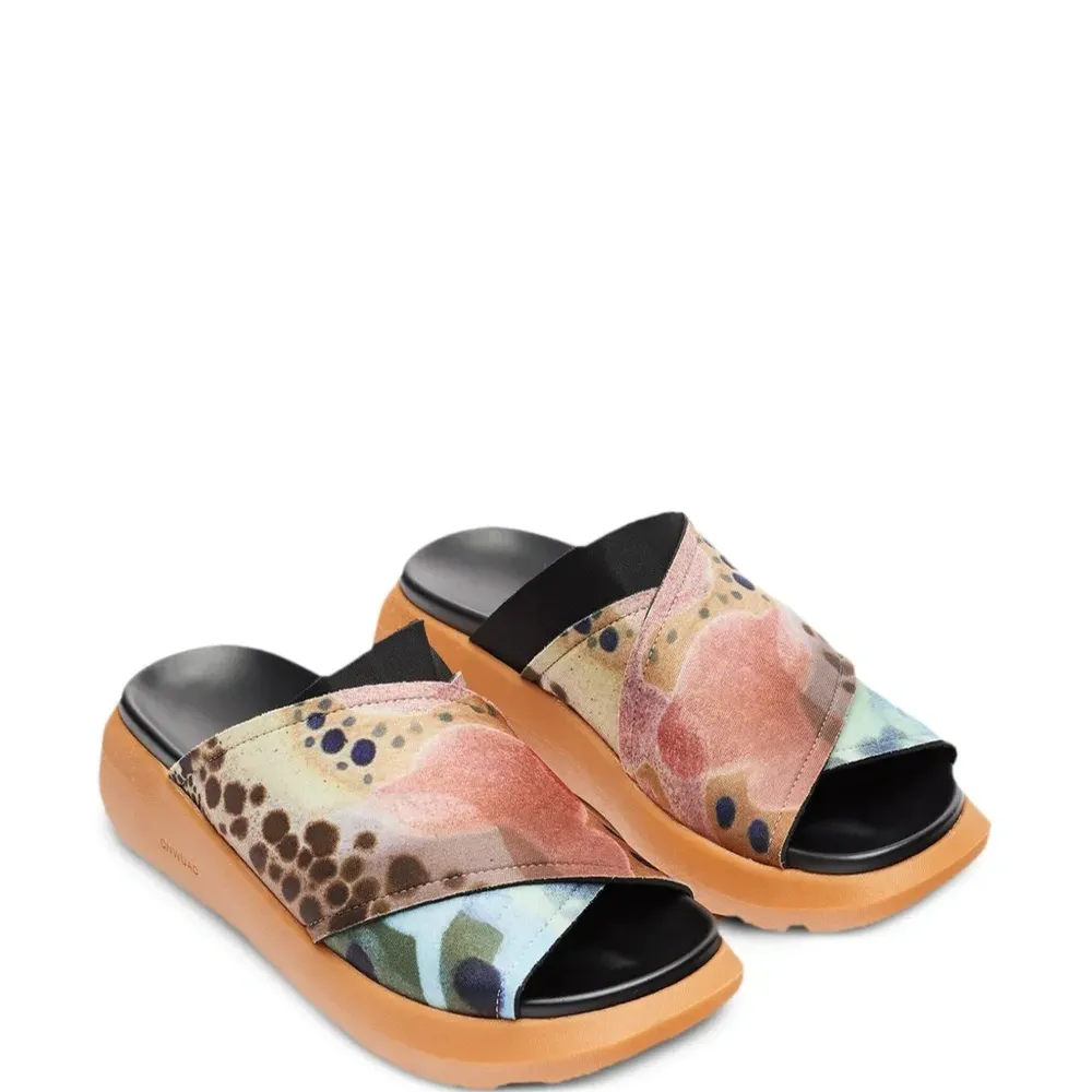 Шлепанцы с принтом