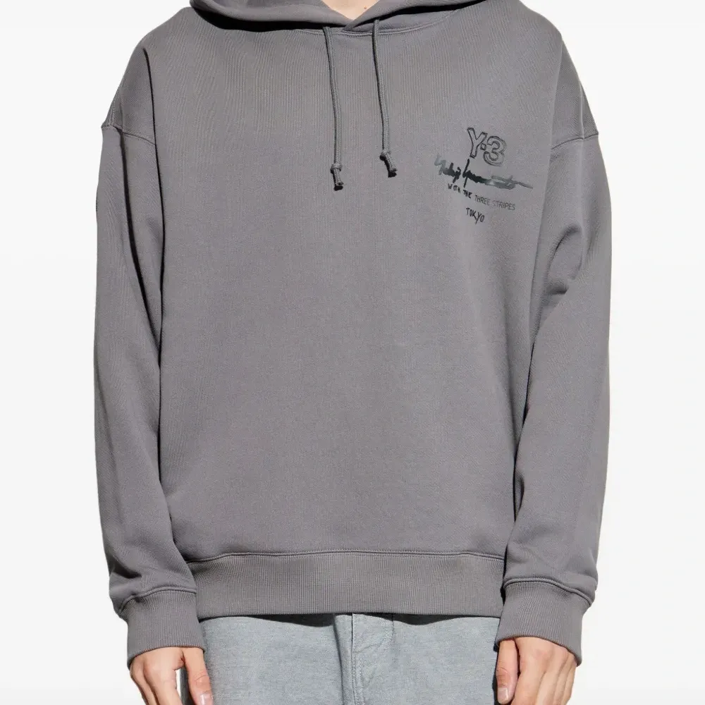 худи с логотипом