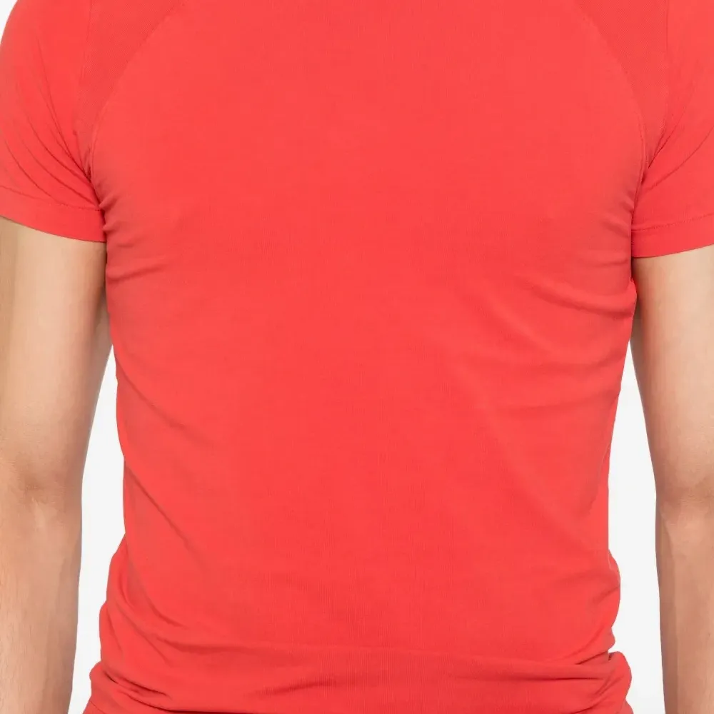 Футболка с рукавами реглан