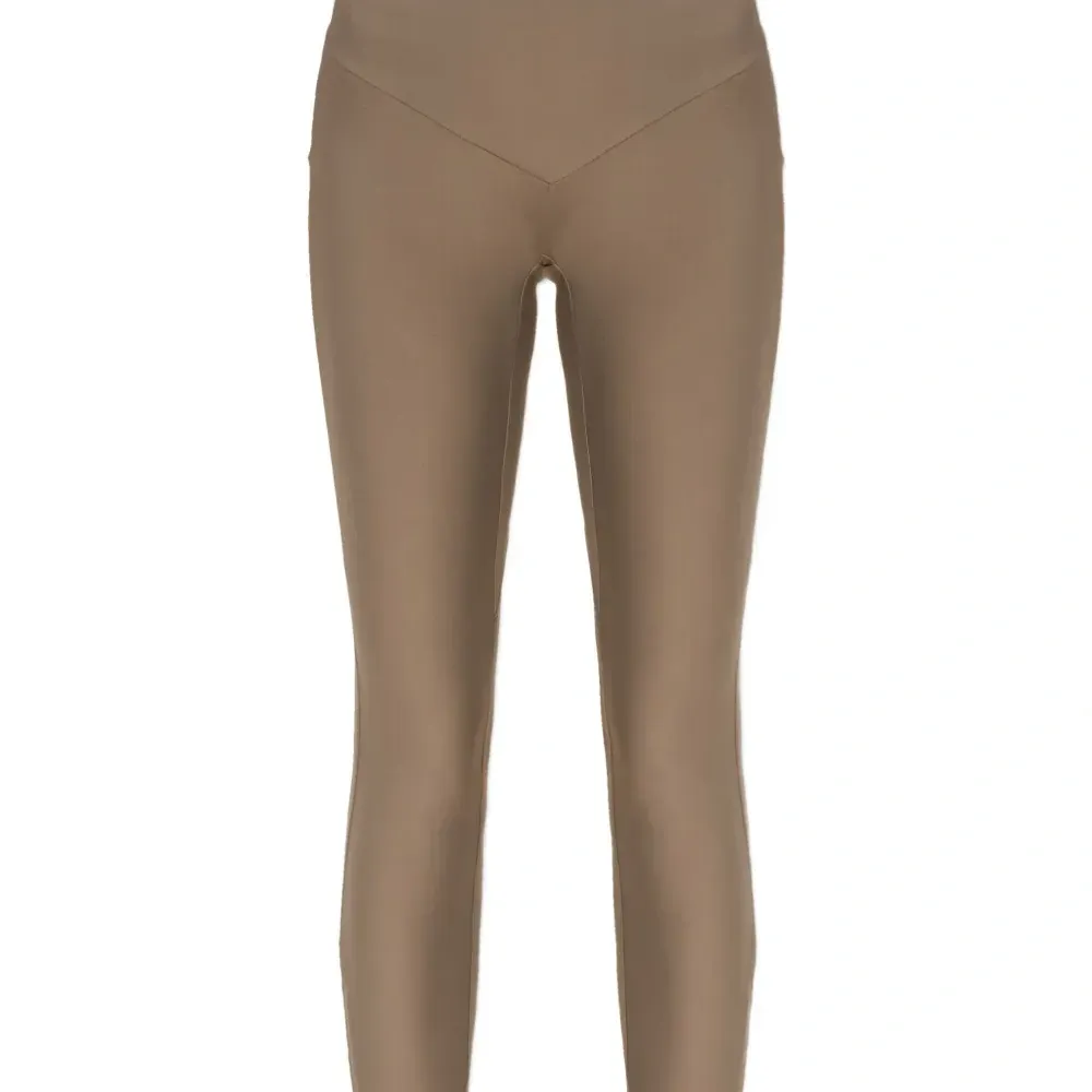 облегающие легинсы