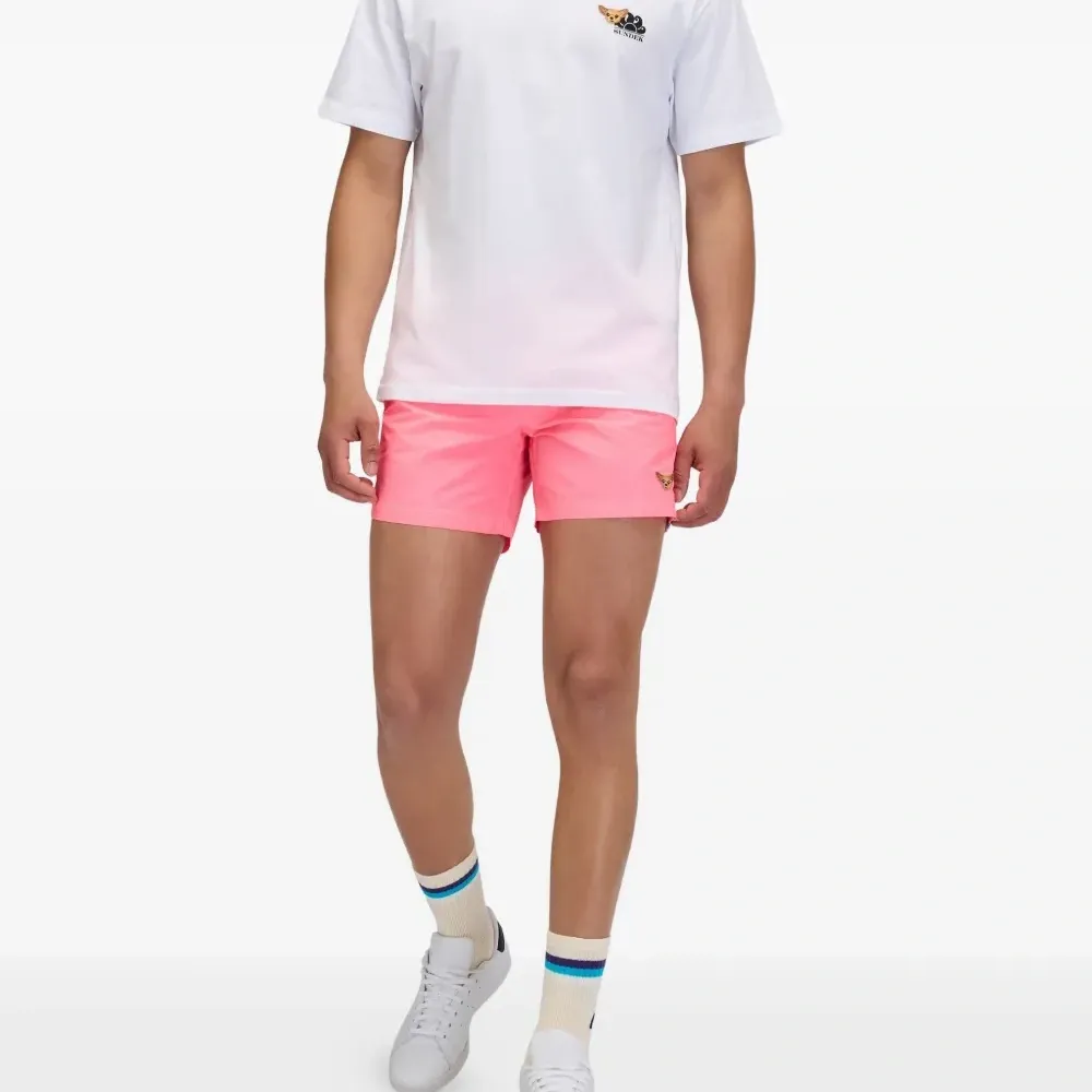 футболка с вышивкой из коллаборации с Pelo Foundation