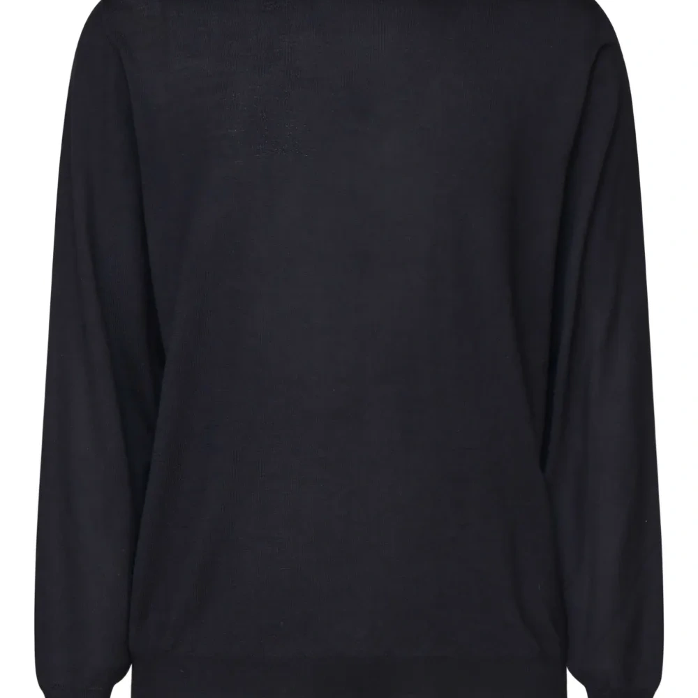 свитер с круглым вырезом