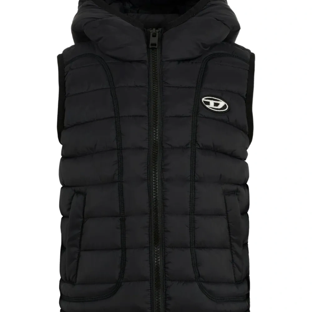 стеганый жилет с капюшоном