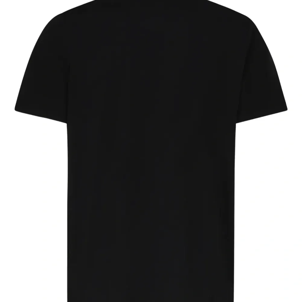 футболка с круглым вырезом