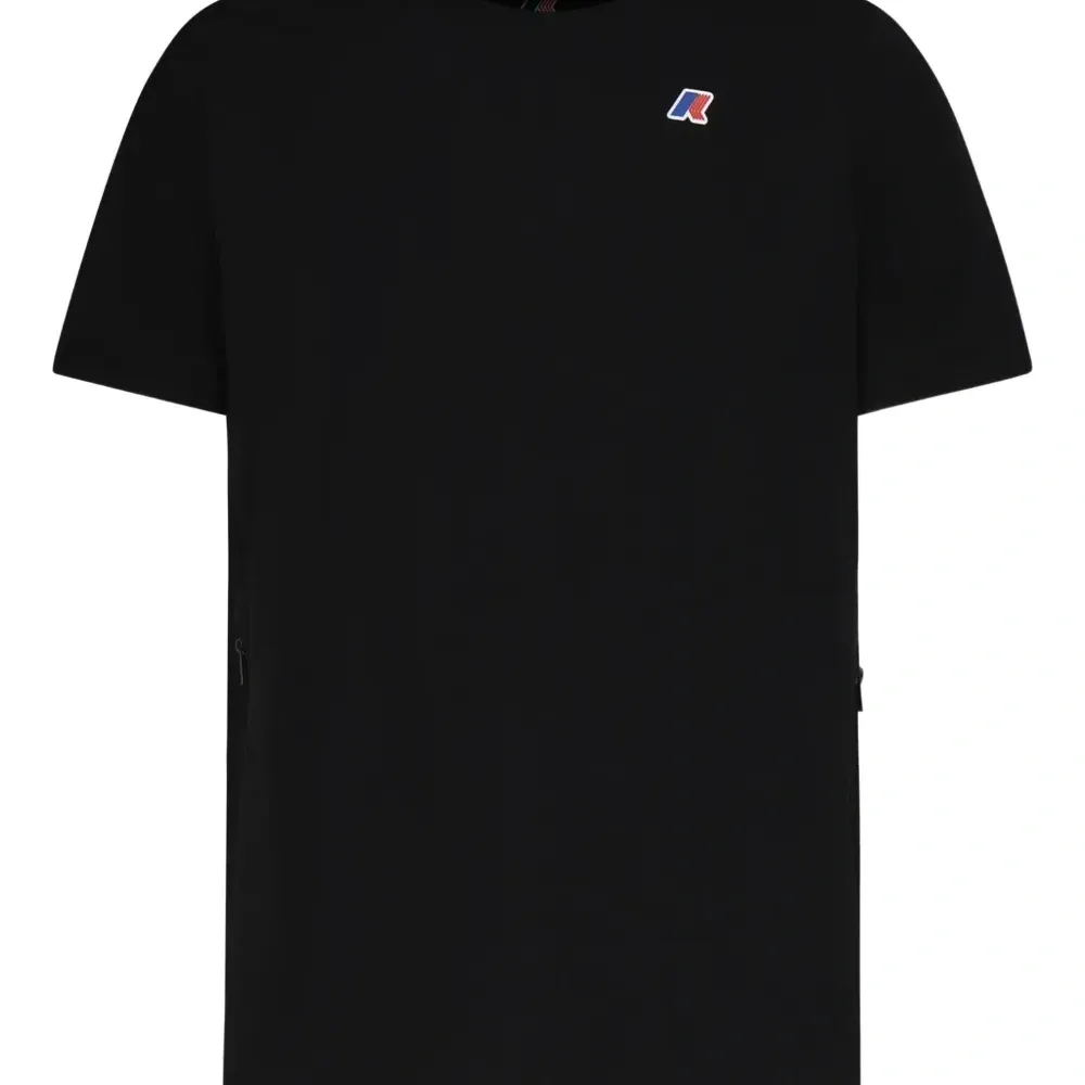 футболка с круглым вырезом