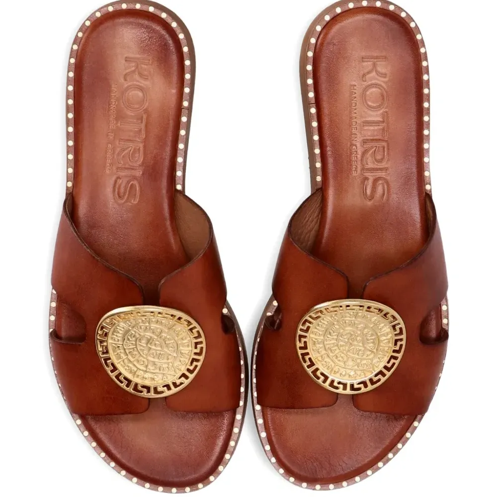 Сандалии на платформе