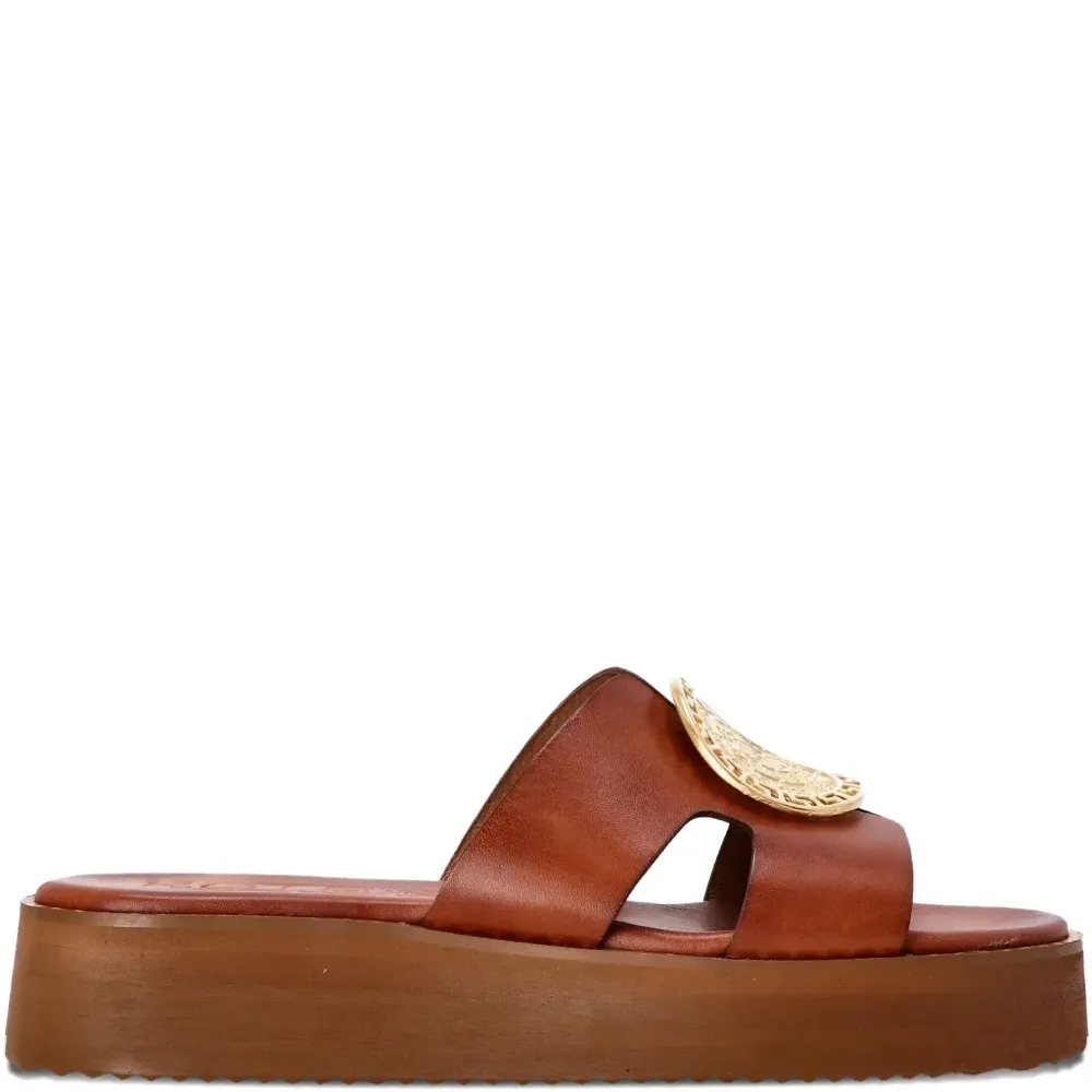 Сандалии на платформе