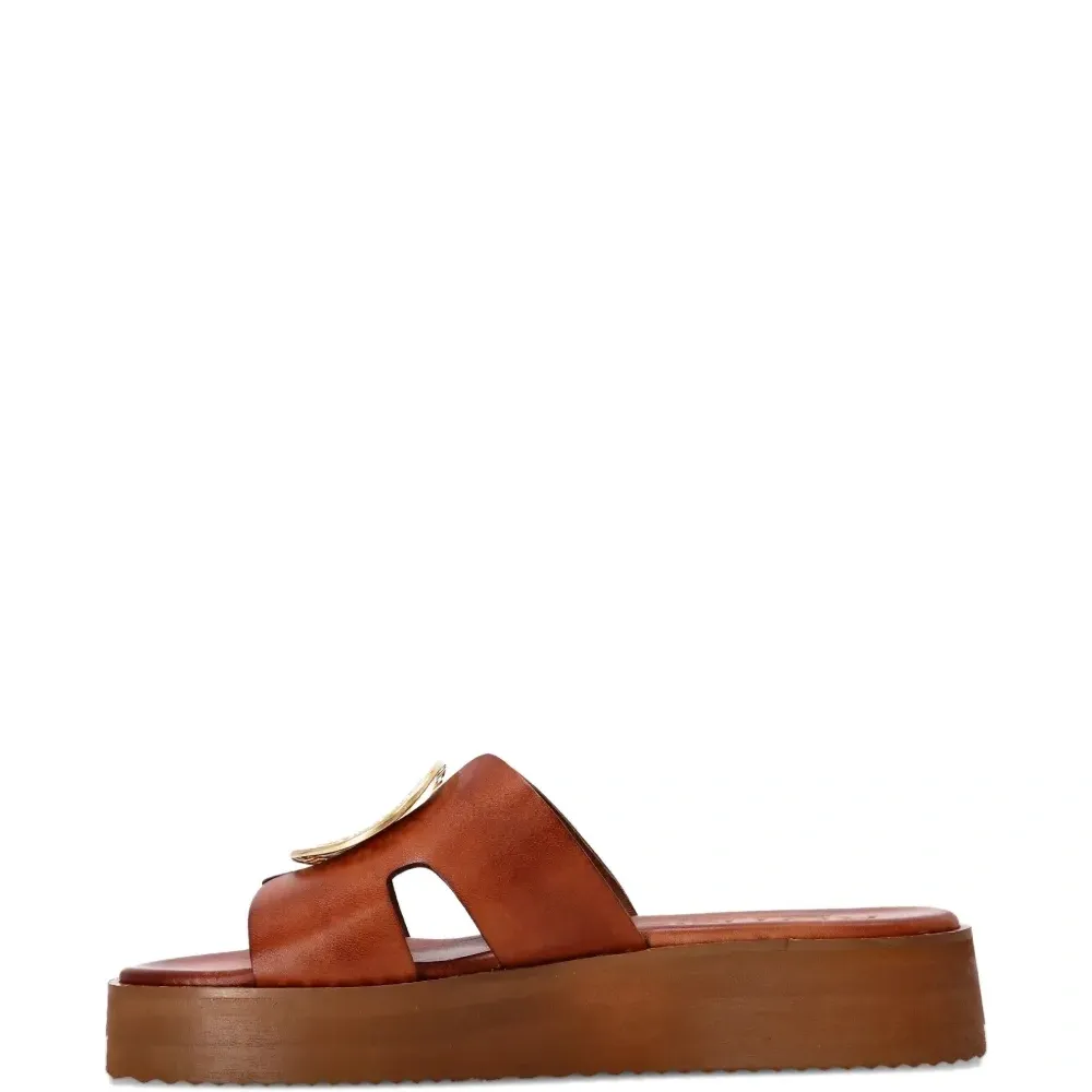 Сандалии на платформе