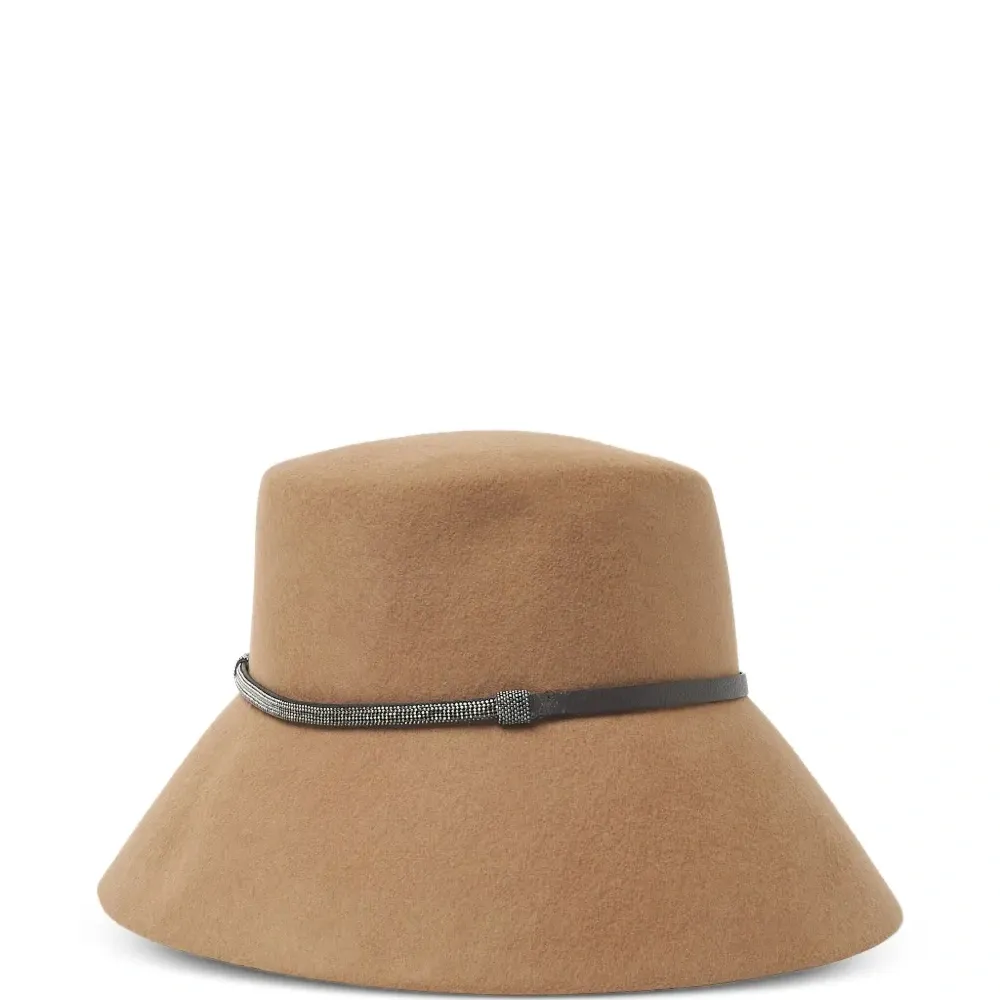 Фетровая шляпа с бисером