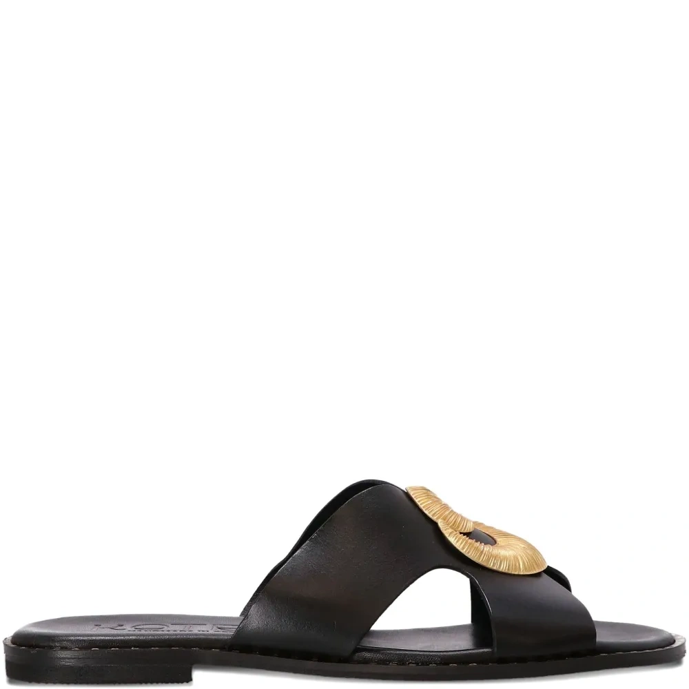 Сандалии с перекрестными ремешками