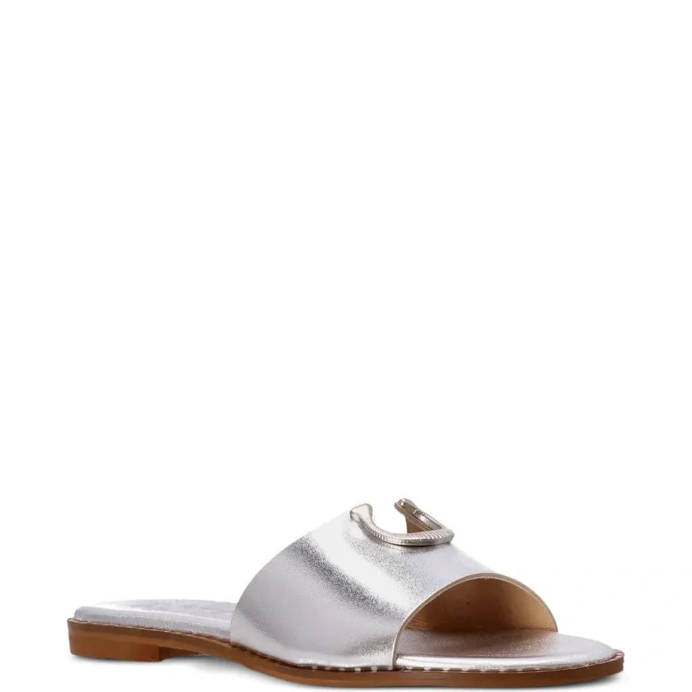 Сандалии с пряжкой в форме подковы