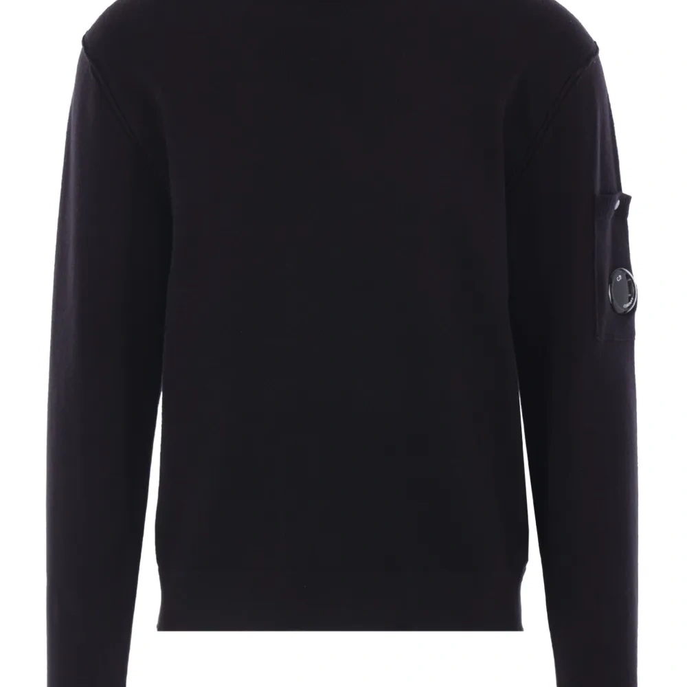 Свитер с карманом