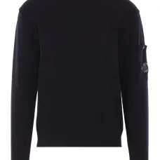 Свитер с карманом