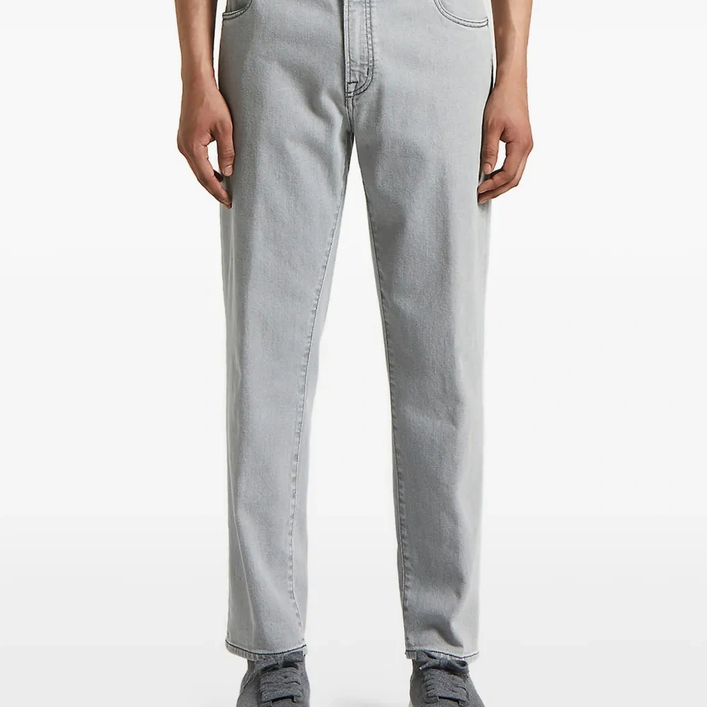 Джинсы с пятью карманами