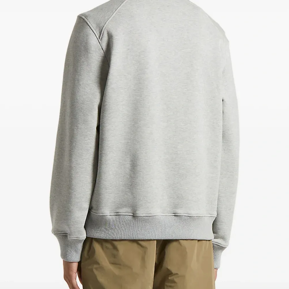 Толстовка с вышитым логотипом