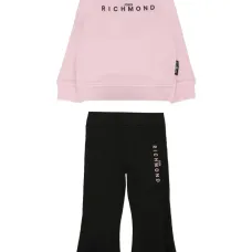 спортивный костюм с логотипом