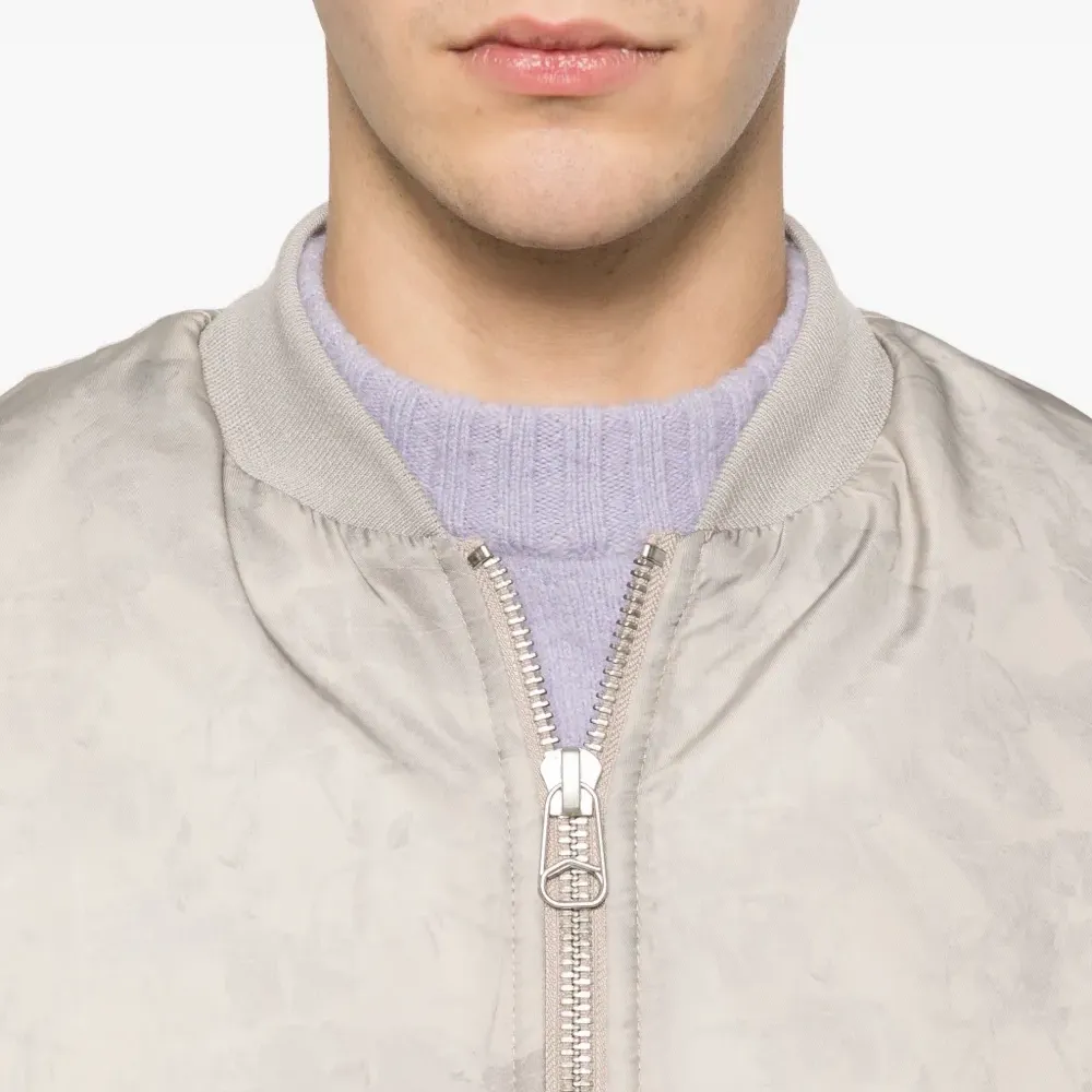 Бомбер на молнии