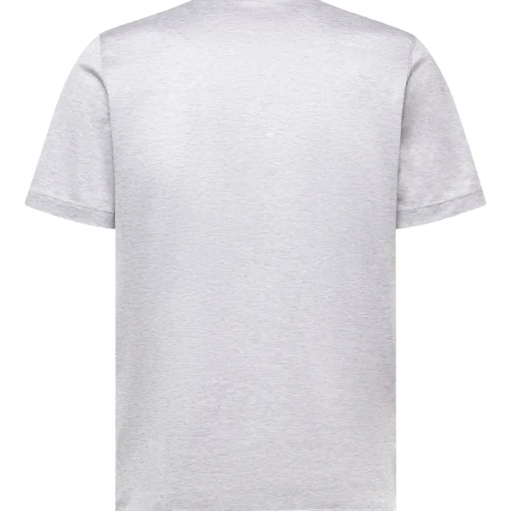 футболка с круглым вырезом