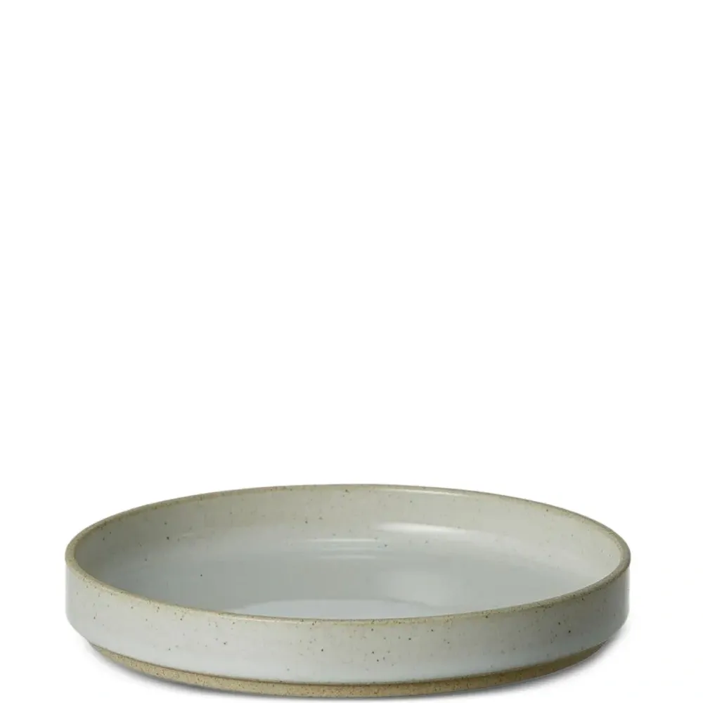 Тарелка в мелкую точку