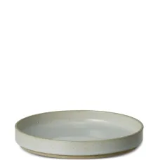 Тарелка в мелкую точку