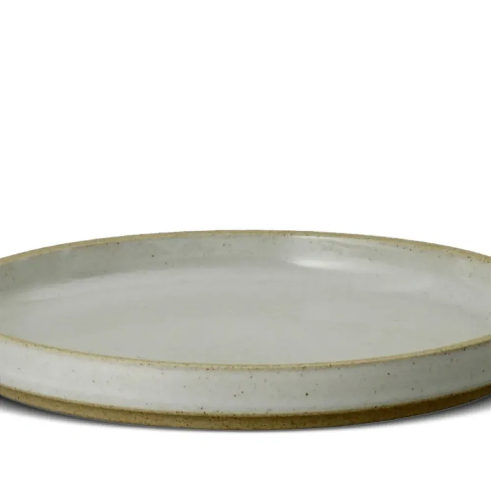 Круглая фарфоровая тарелка