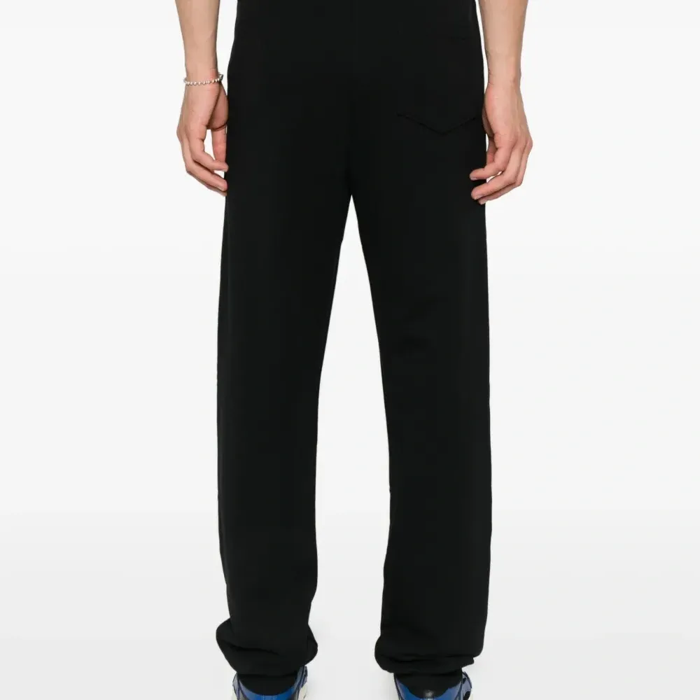 спортивные брюки