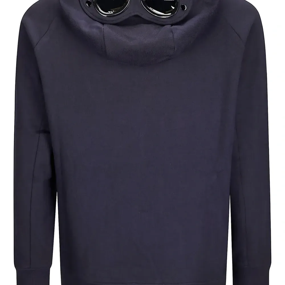 Худи с линзами на капюшоне