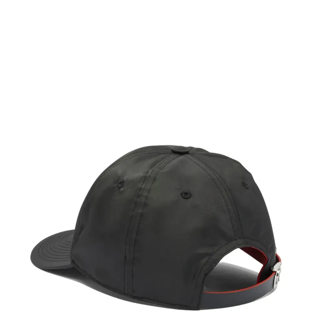 Бейсболка с вышитым логотипом