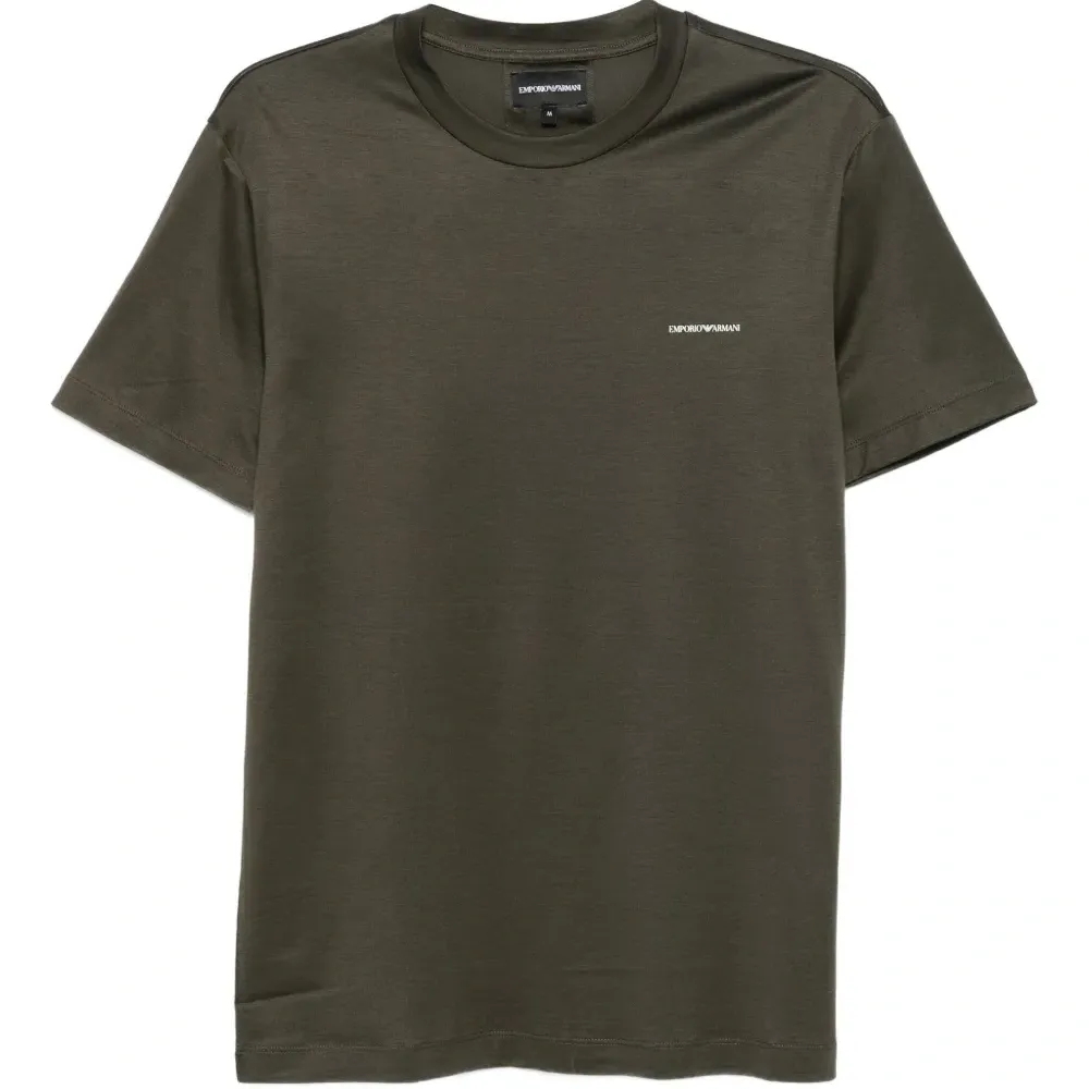 футболка с вышитым логотипом футболка с вышитым логотипом