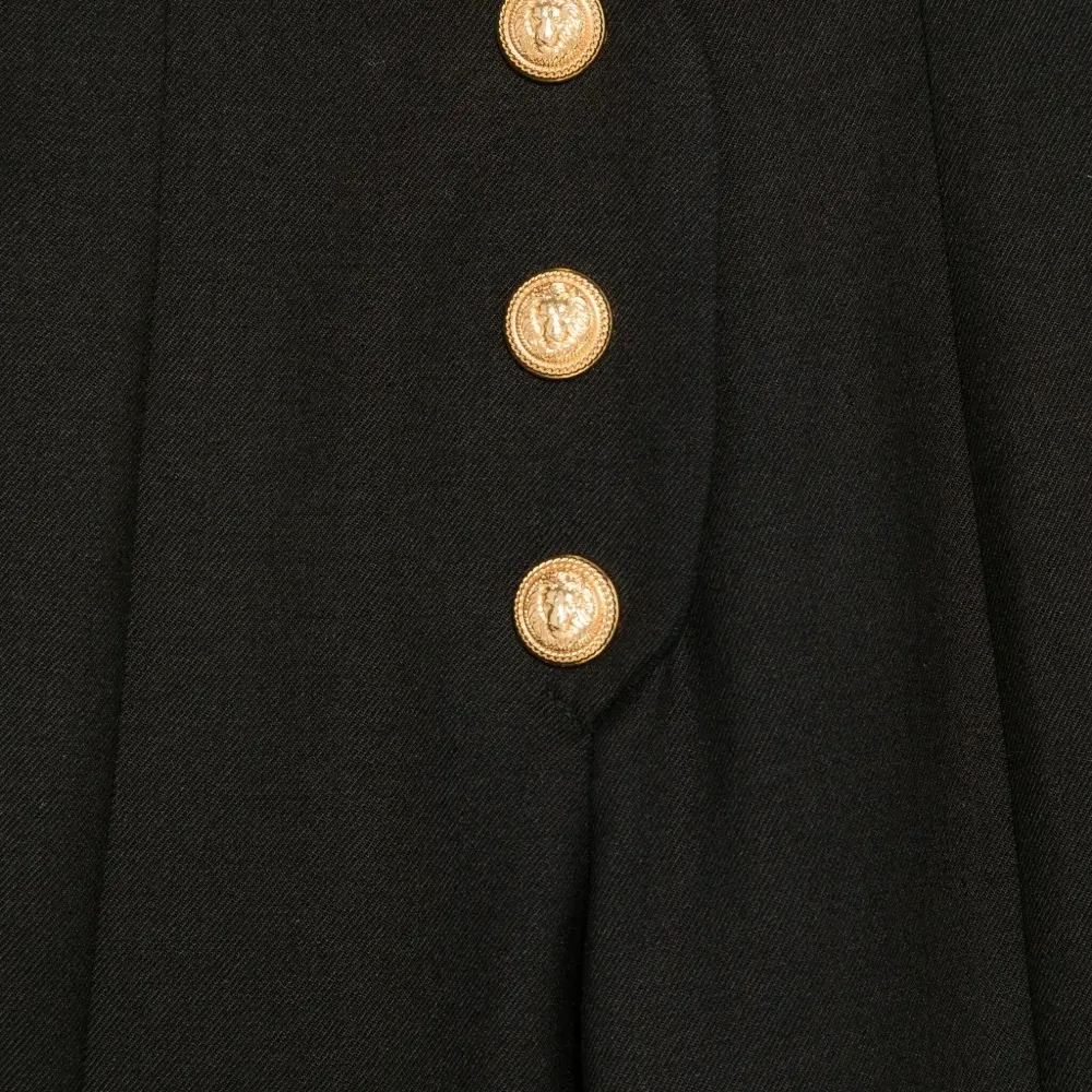 брюки с застежкой на пуговицу