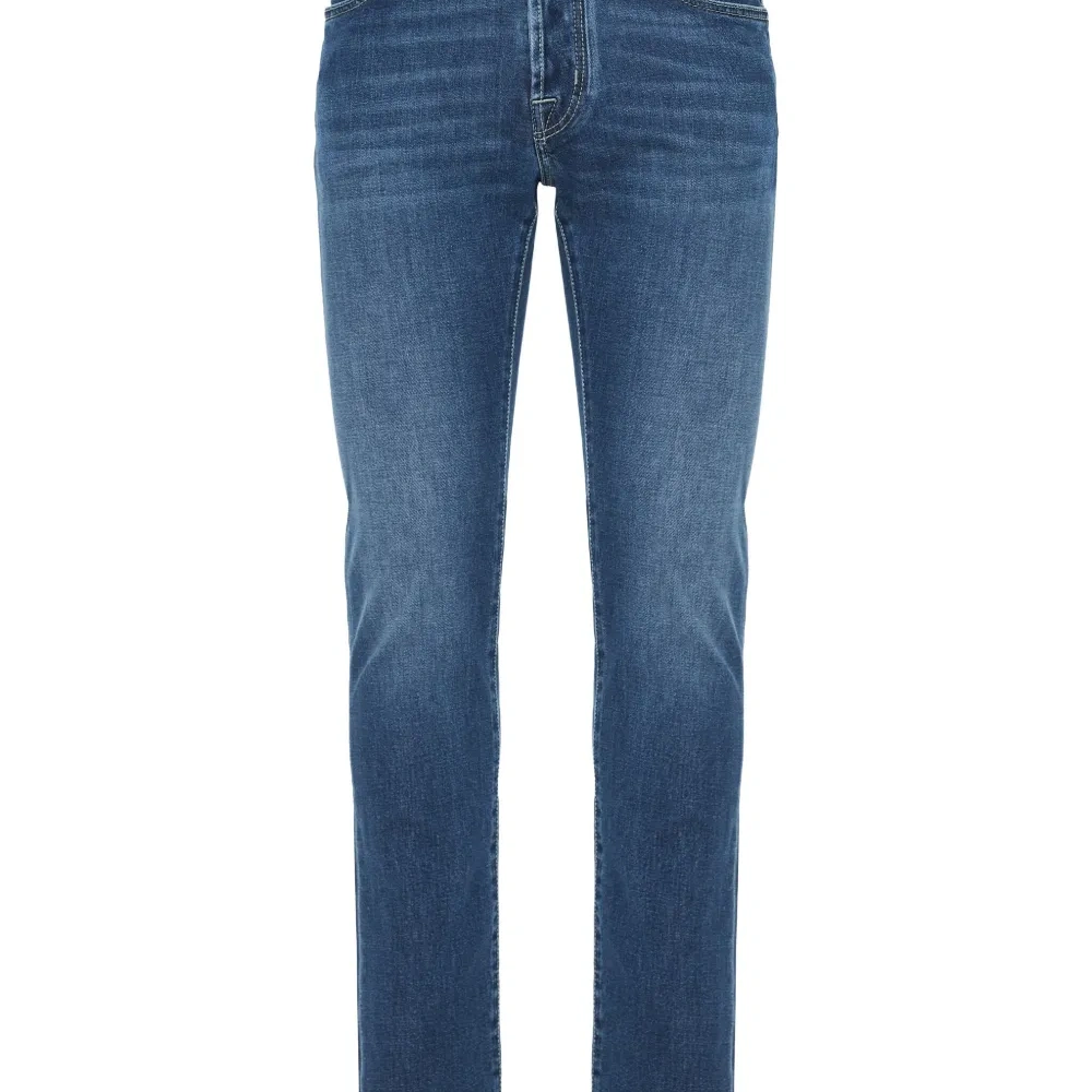 Джинсы с нашивкой-логотипом