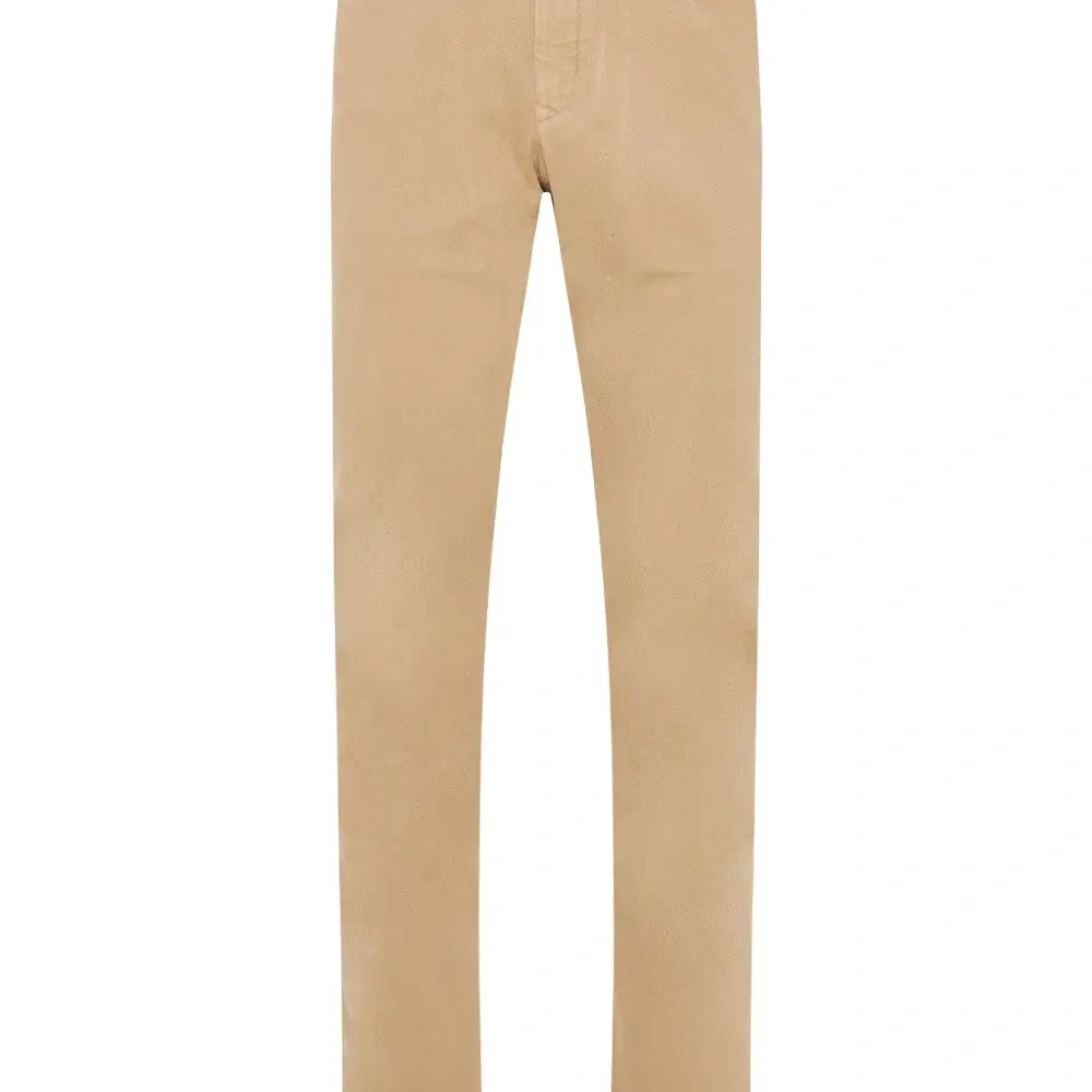 Брюки на пуговицах